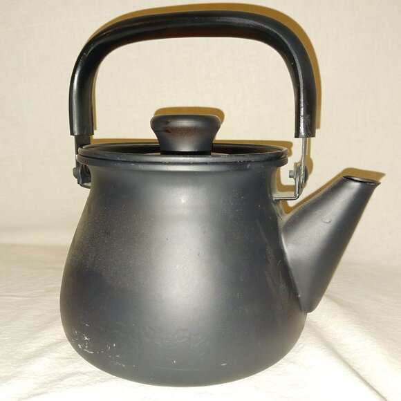 Hand painted Metal Kettle with Barn Scene - Picture 6 of 9
